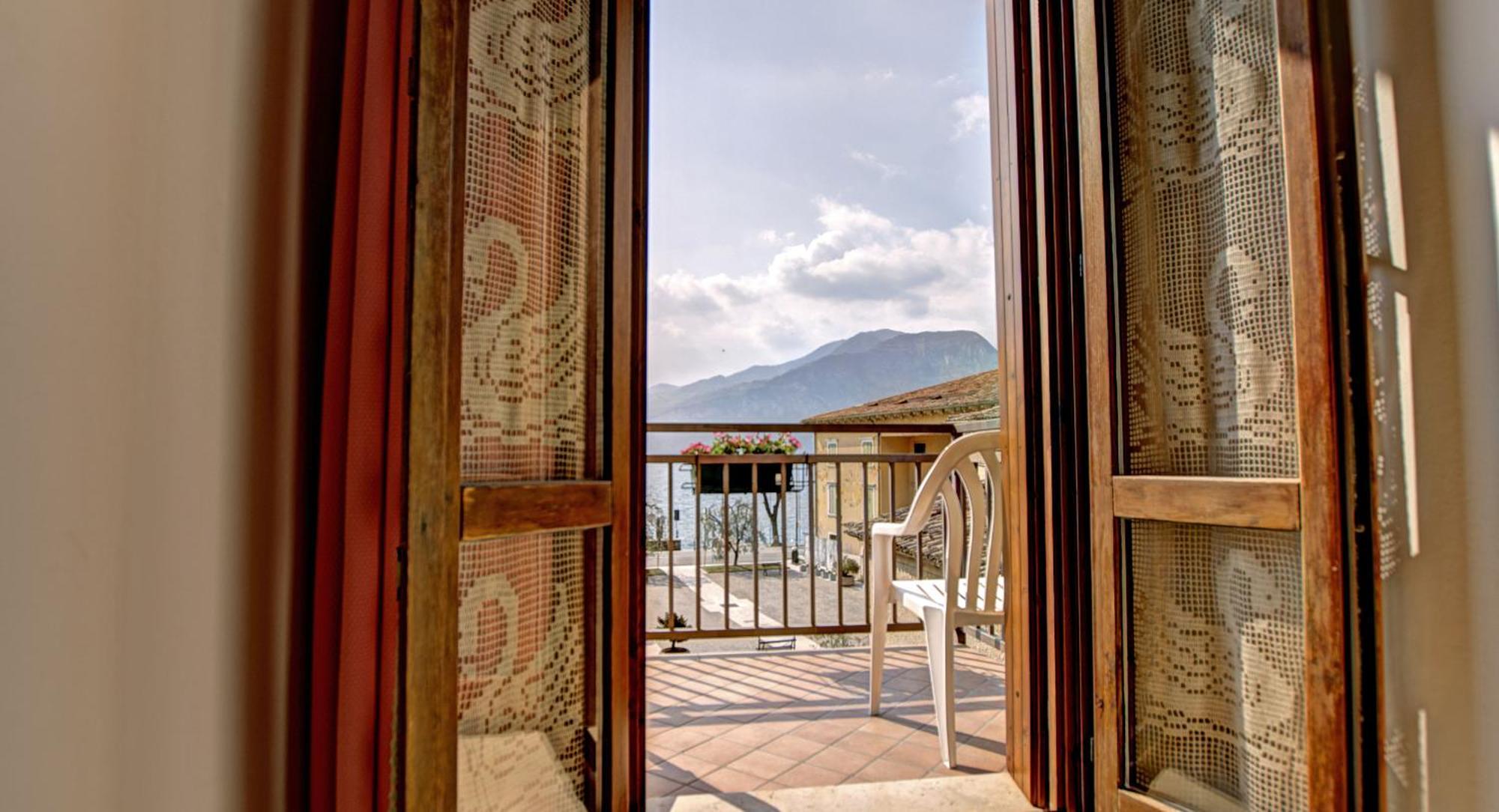 Albergo Casa Este Brenzone sul Garda Eksteriør billede
